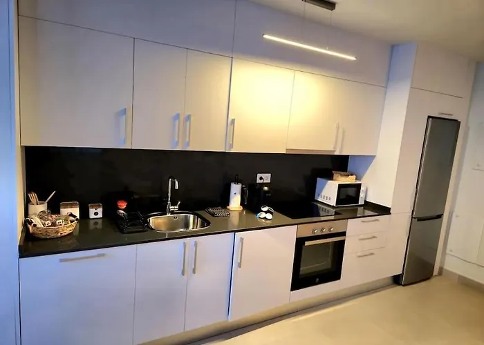 Samuel Luxury 2bedroom Apartment, Large Patio, Free Wifi And Private Parking By Namaste Elite Apartment