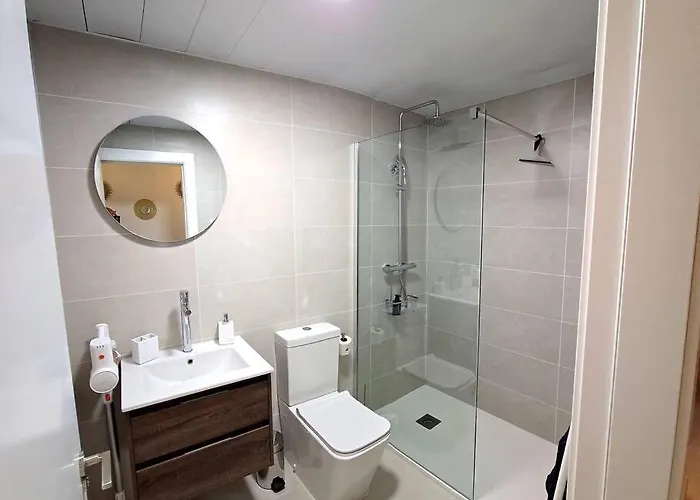 Apartment Samuel Luxury 2bedroom Apartment, Large Patio, Free Wifi And Private Parking By Namaste Elite