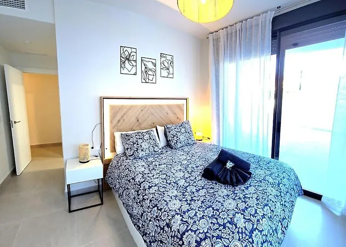 Samuel Luxury 2bedroom Apartment, Large Patio, Free Wifi And Private Parking By Namaste Elite Torremolinos