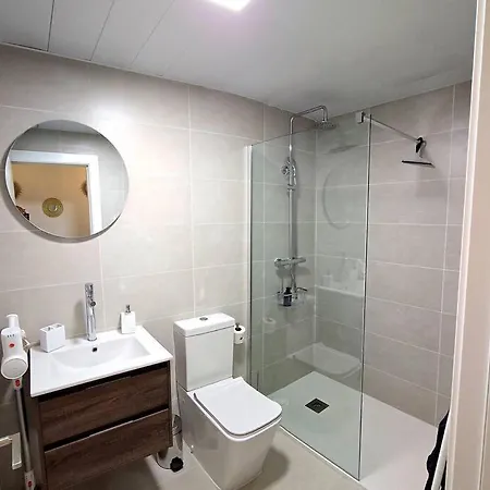 Apartment Samuel Luxury 2bedroom Apartment, Large Patio, Free Wifi And Private Parking By Namaste Elite