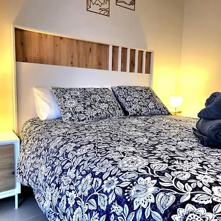 Samuel Luxury 2bedroom Apartment, Large Patio, Free Wifi And Private Parking By Namaste Elite