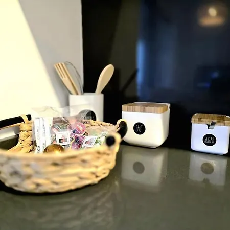 Samuel Luxury 2bedroom Apartment, Large Patio, Free Wifi And Private Parking By Namaste Elite