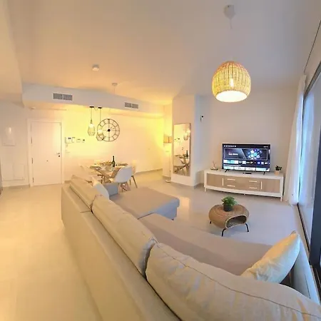 Samuel Luxury 2bedroom Apartment, Large Patio, Free Wifi And Private Parking By Namaste Elite Lägenhet *