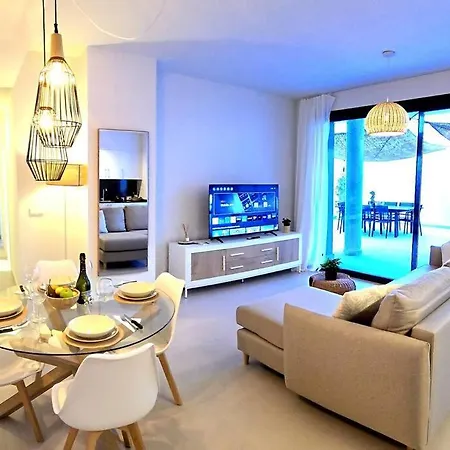 Samuel Luxury 2bedroom Apartment, Large Patio, Free Wifi And Private Parking By Namaste Elite Lägenhet *
