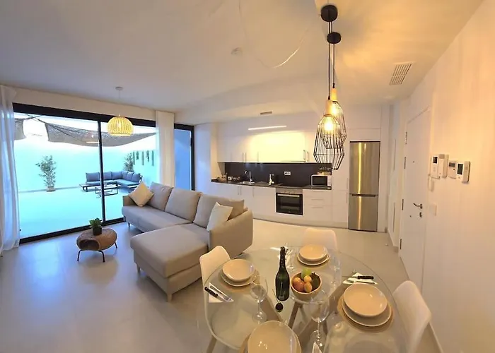 Appartement Samuel Luxury 2bedroom Apartment, Large Patio, Free Wifi And Private Parking By Namaste Elite