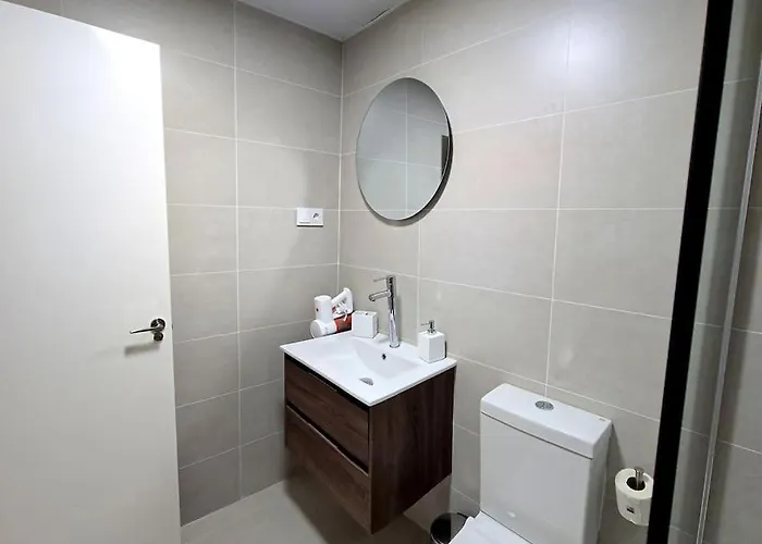 Appartement Samuel Luxury 2bedroom Apartment, Large Patio, Free Wifi And Private Parking By Namaste Elite *