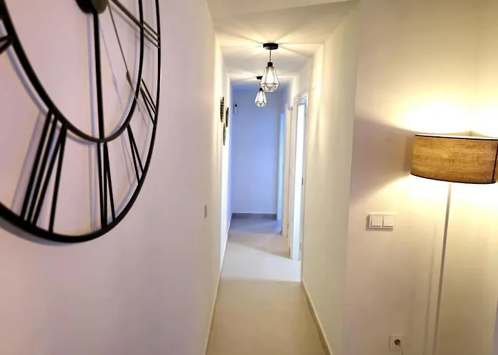 Samuel Luxury 2bedroom Apartment, Large Patio, Free Wifi And Private Parking By Namaste Elite *