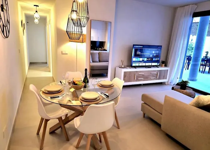 Samuel Luxury 2bedroom Apartment, Large Patio, Free Wifi And Private Parking By Namaste Elite Appartement