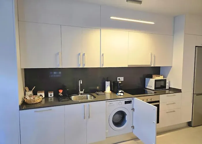 Appartement Samuel Luxury 2bedroom Apartment, Large Patio, Free Wifi And Private Parking By Namaste Elite *