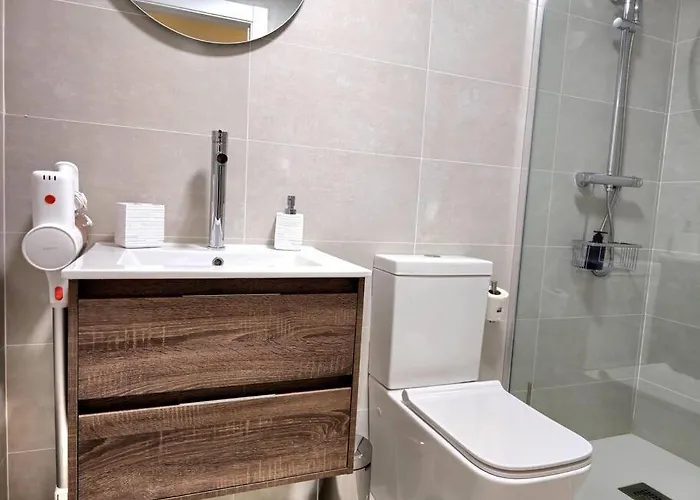 Samuel Luxury 2bedroom Apartment, Large Patio, Free Wifi And Private Parking By Namaste Elite Appartement