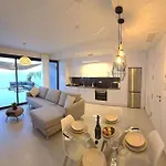 公寓 Samuel Luxury 2bedroom Apartment, Large Patio, Free Wifi And Private Parking By Namaste Elite