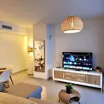 公寓 Samuel Luxury 2bedroom Apartment, Large Patio, Free Wifi And Private Parking By Namaste Elite