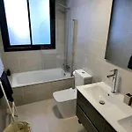 Samuel Luxury 2bedroom Apartment, Large Patio, Free Wifi And Private Parking By Namaste Elite