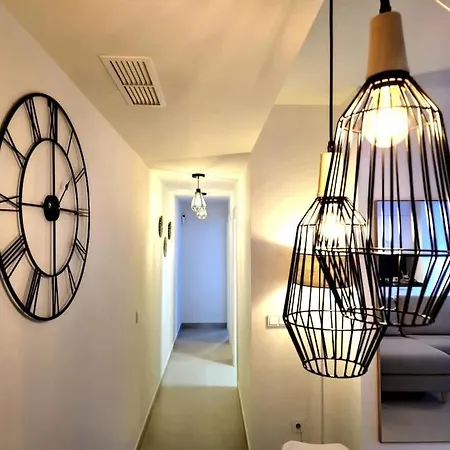 Samuel Luxury 2bedroom Apartment, Large Patio, Free Wifi And Private Parking By Namaste Elite 托雷莫利诺斯