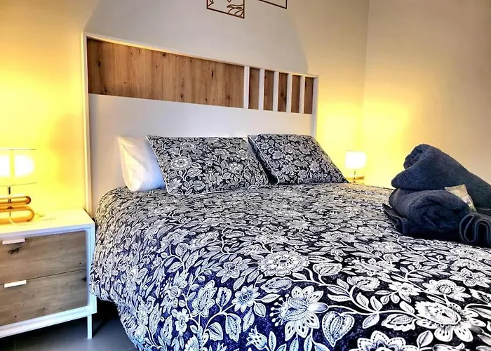 Samuel Luxury 2bedroom Apartment, Large Patio, Free Wifi And Private Parking By Namaste Elite