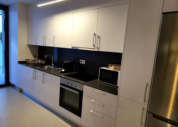 Samuel Luxury 2bedroom Apartment, Large Patio, Free Wifi And Private Parking By Namaste Elite Appartamento *