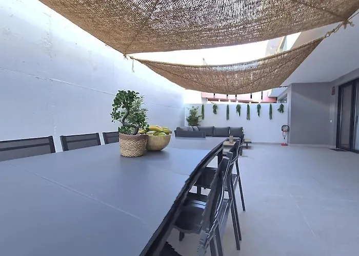 Samuel Luxury 2bedroom Apartment, Large Patio, Free Wifi And Private Parking By Namaste Elite Appartamento