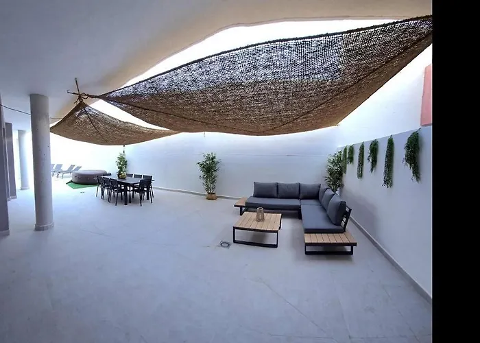 Appartamento Samuel Luxury 2bedroom Apartment, Large Patio, Free Wifi And Private Parking By Namaste Elite *