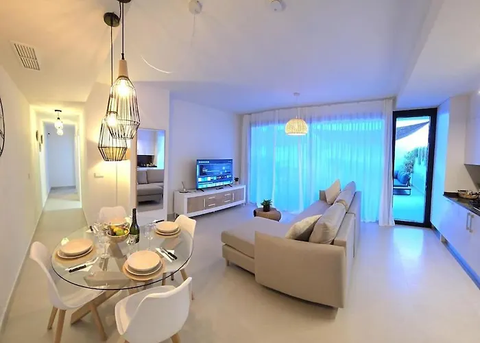 Samuel Luxury 2bedroom Apartment, Large Patio, Free Wifi And Private Parking By Namaste Elite Appartamento