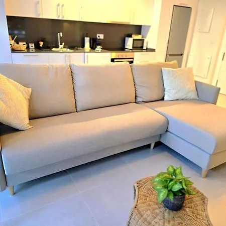 Apartman Samuel Luxury 2bedroom Apartment, Large Patio, Free Wifi And Private Parking By Namaste Elite Torremolinos