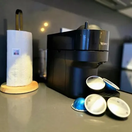 Samuel Luxury 2bedroom Apartment, Large Patio, Free Wifi And Private Parking By Namaste Elite Apartman